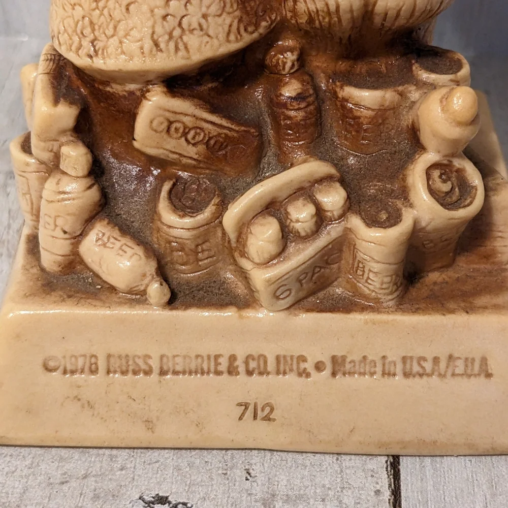Vintage Russ Berrie & Co Figurine, Beer Drinkers Make Better Lovers, 1978, - Picture 6 of 6